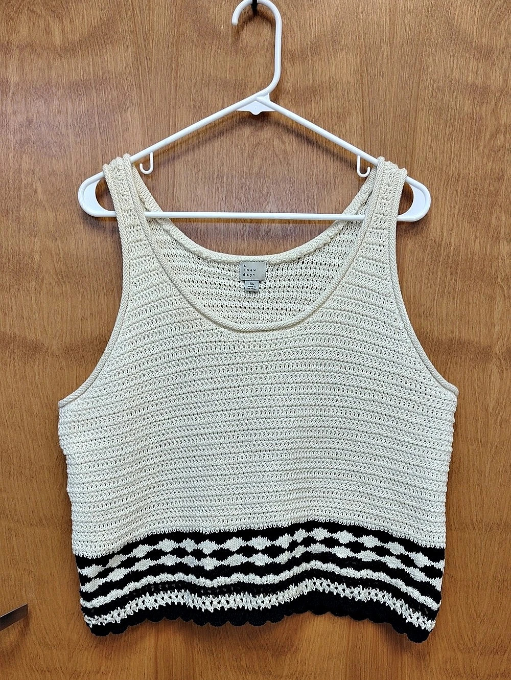 a new day Women's Crochet Sweater Tank Top Cream & Black XL